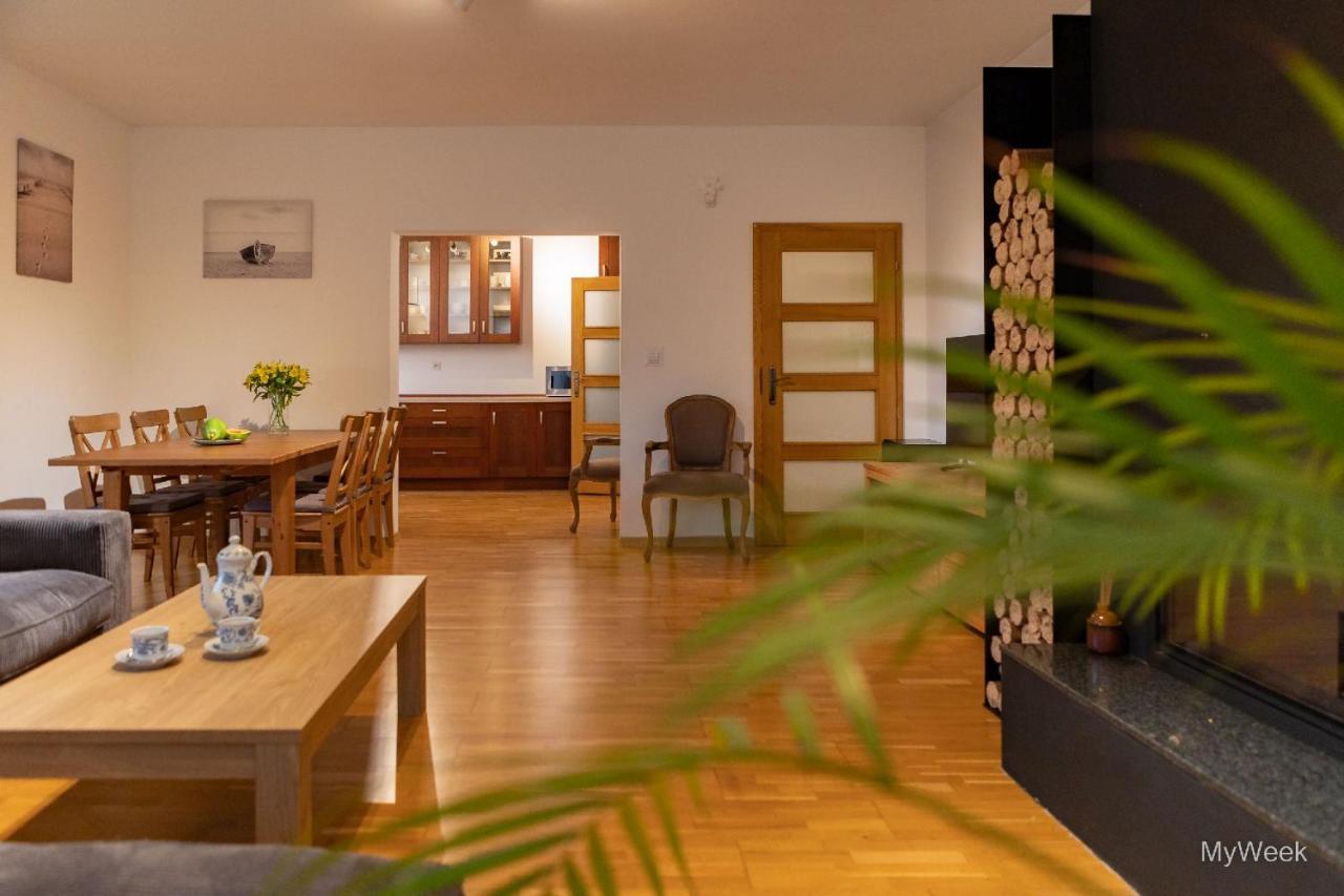Villa Dom Na Polanie, Myweek *