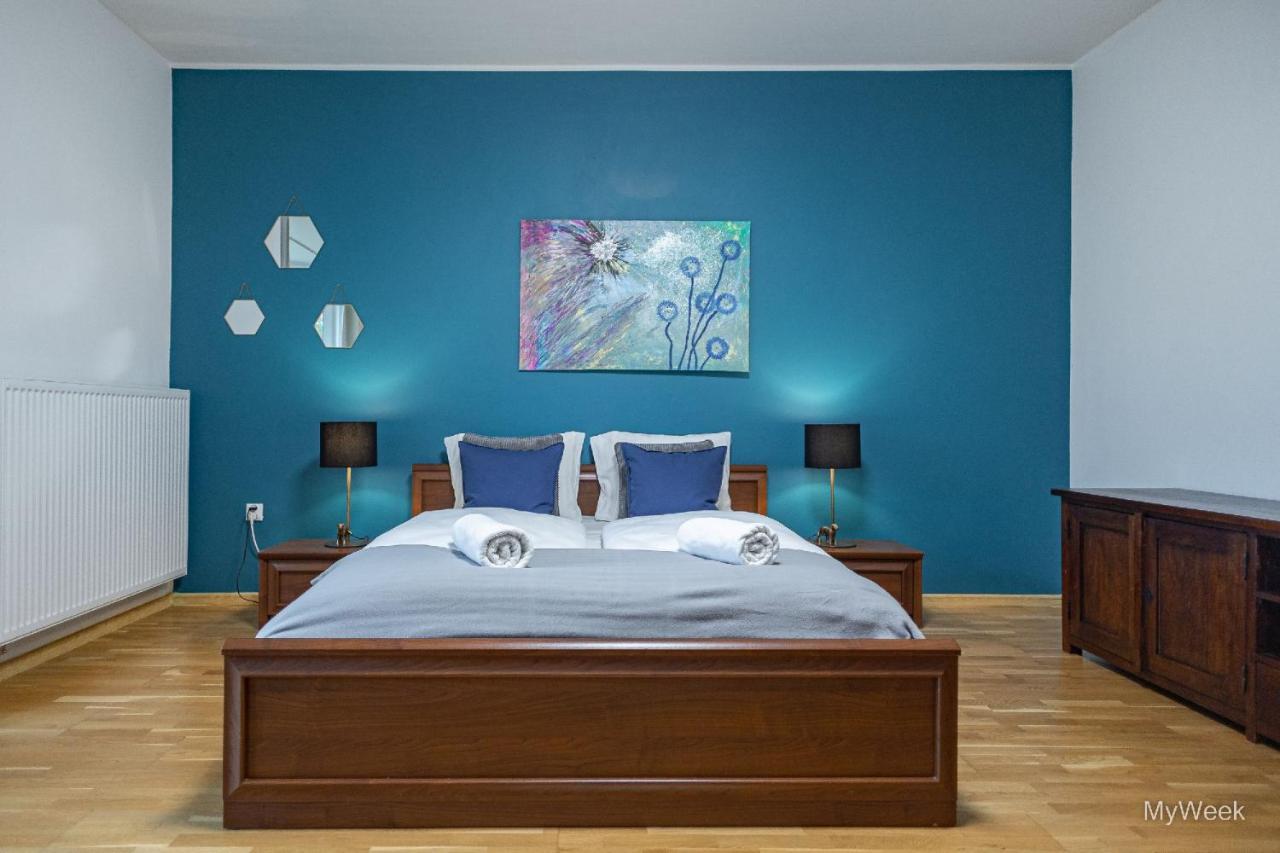 Villa Dom Na Polanie, Myweek