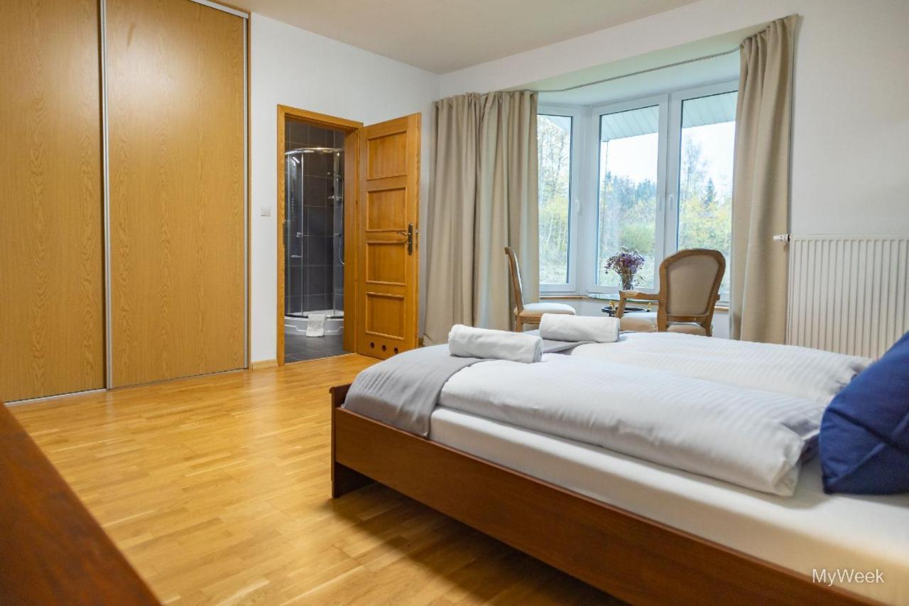 Villa Dom Na Polanie, Myweek